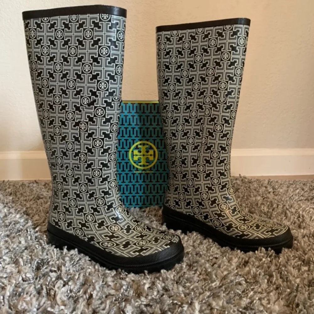 Like New! TORY BURCH rain/snow boots Sz 6